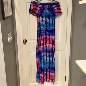Super cute Derek Heart maxi dress